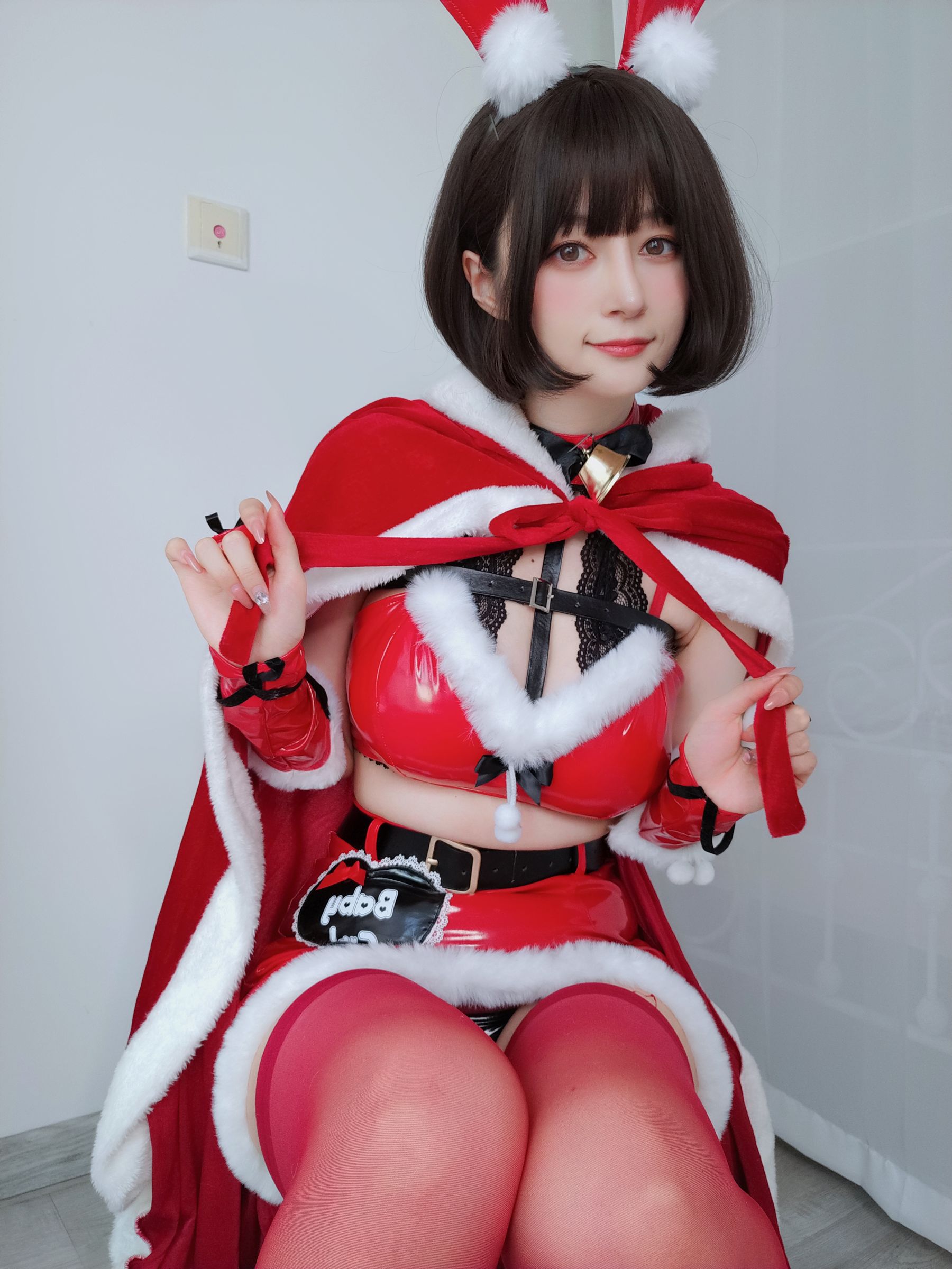 [网红COS] Coser小姐姐白银 - Merry Christmas/(24P)