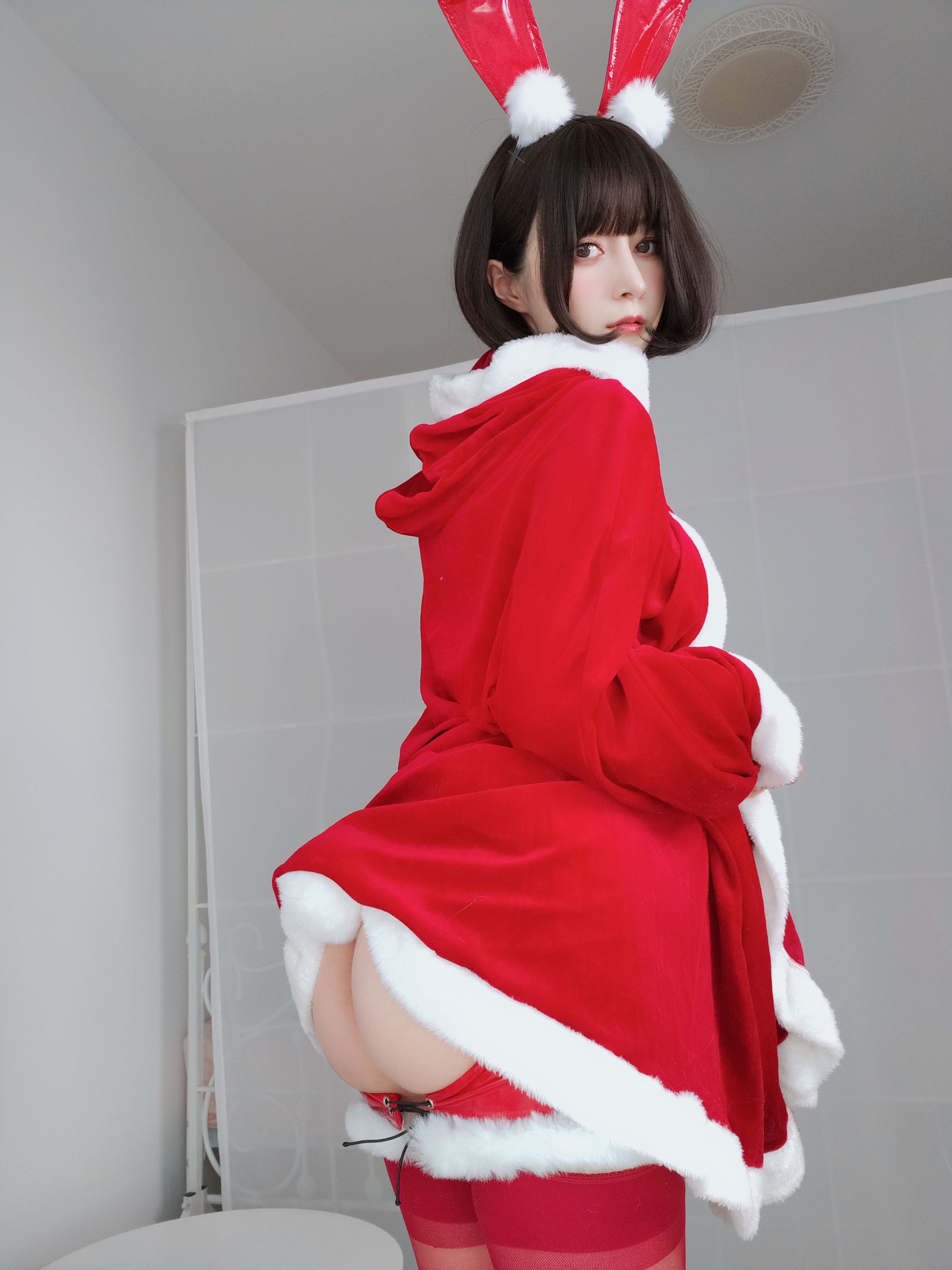 [网红COS] Coser小姐姐白银 - Merry Christmas/(24P)