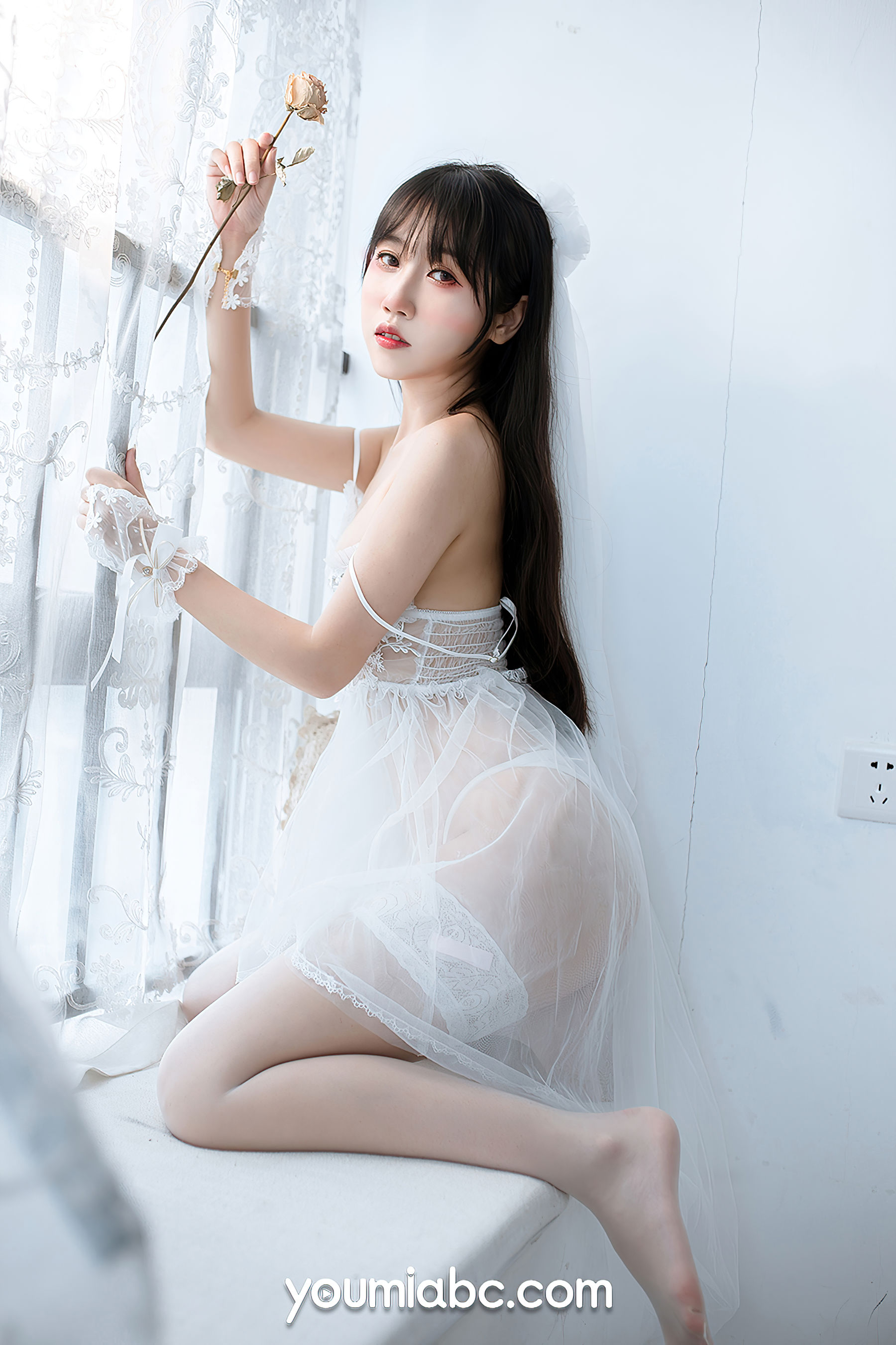 [尤蜜YouMiabc]  呆猫 Dressed up/(21P)