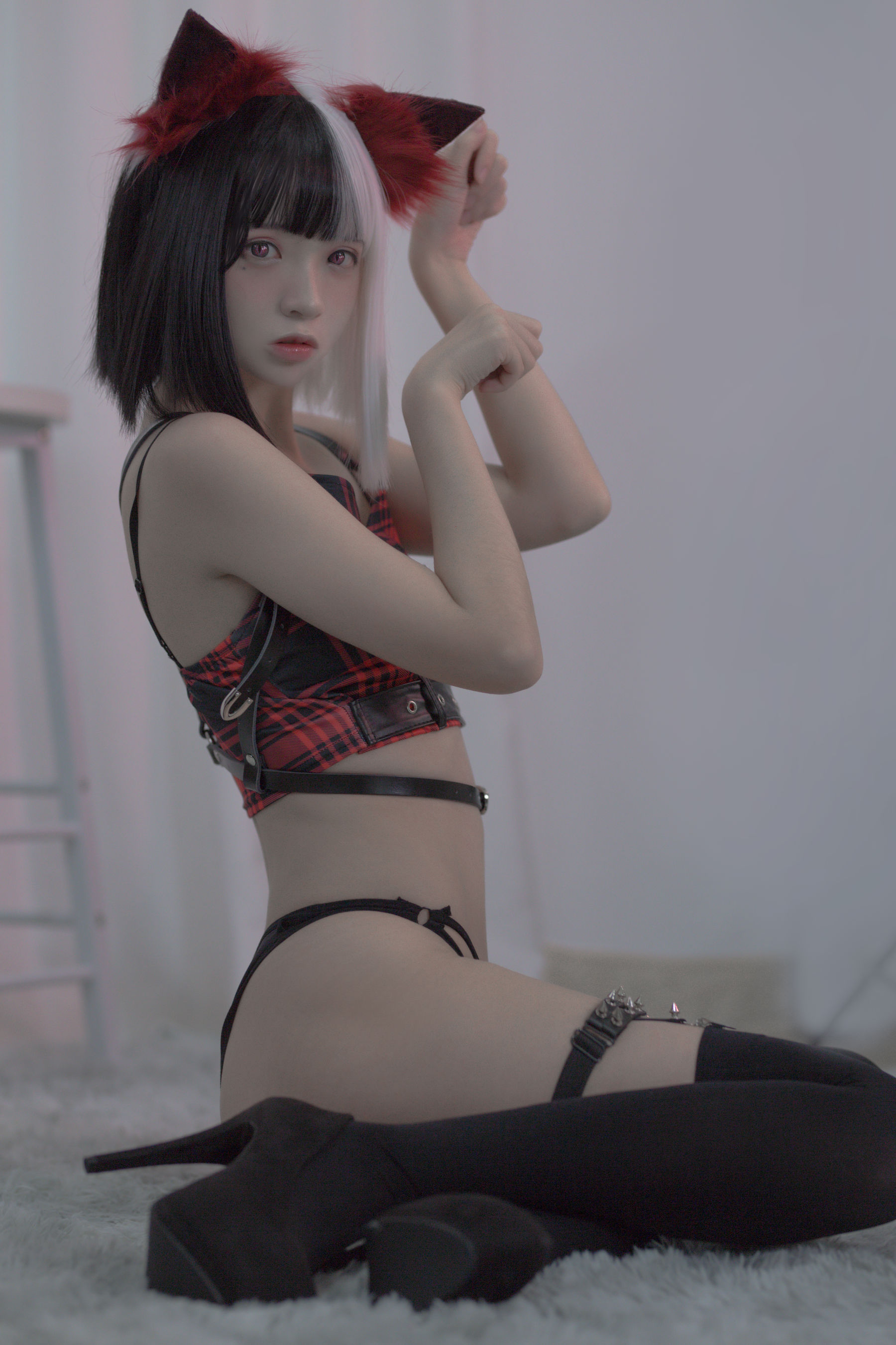 [福利COS] 疯猫ss - 黑白魔女库伊拉/(40P)