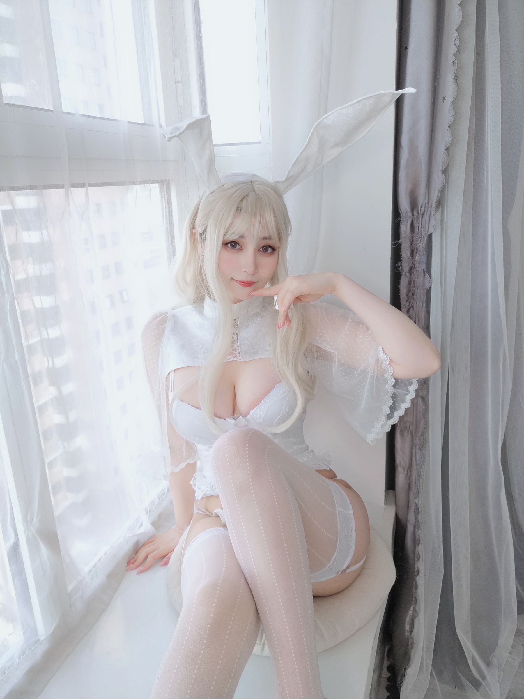 [福利COS] Coser小姐姐白银 - 白丝兔女郎/(168P)