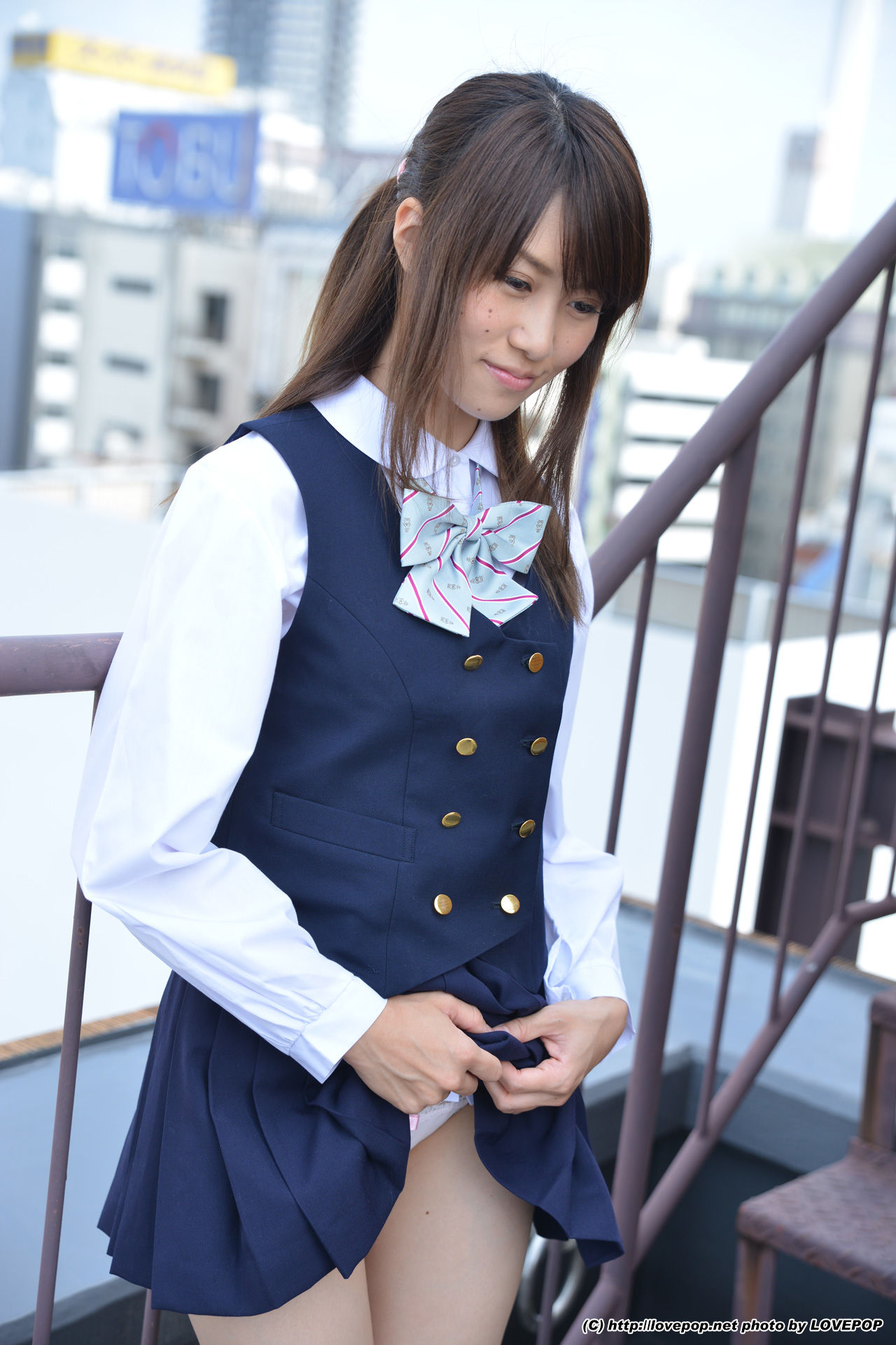 [LOVEPOP] Yamaguchi Ayaka 山口彩加 Stairway Voyeur T-back! ! Uniform vest - PPV/(75P)