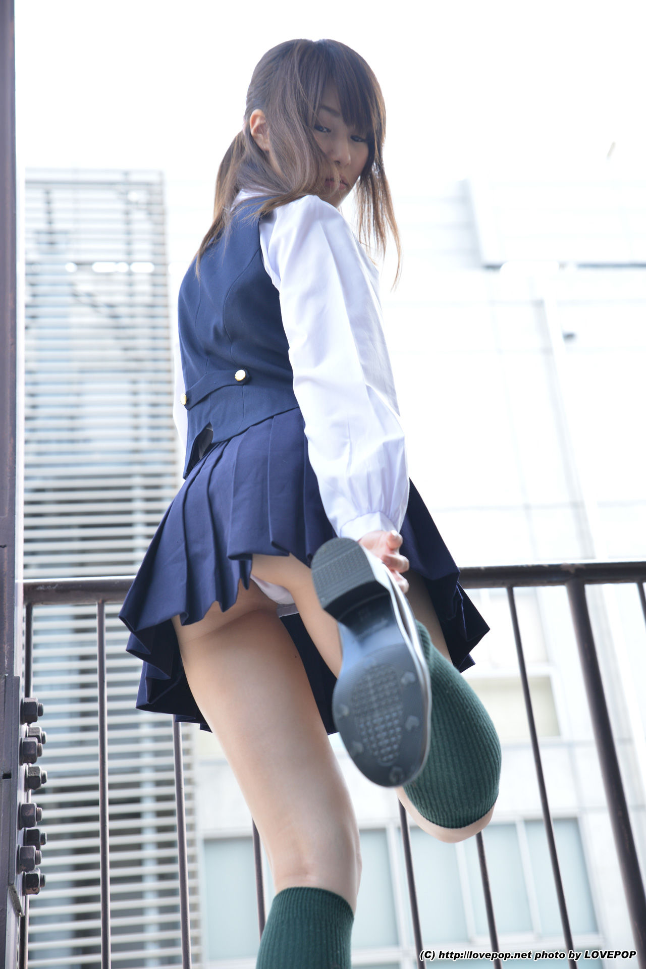 [LOVEPOP] Yamaguchi Ayaka 山口彩加 Stairway Voyeur T-back! ! Uniform vest - PPV/(75P)