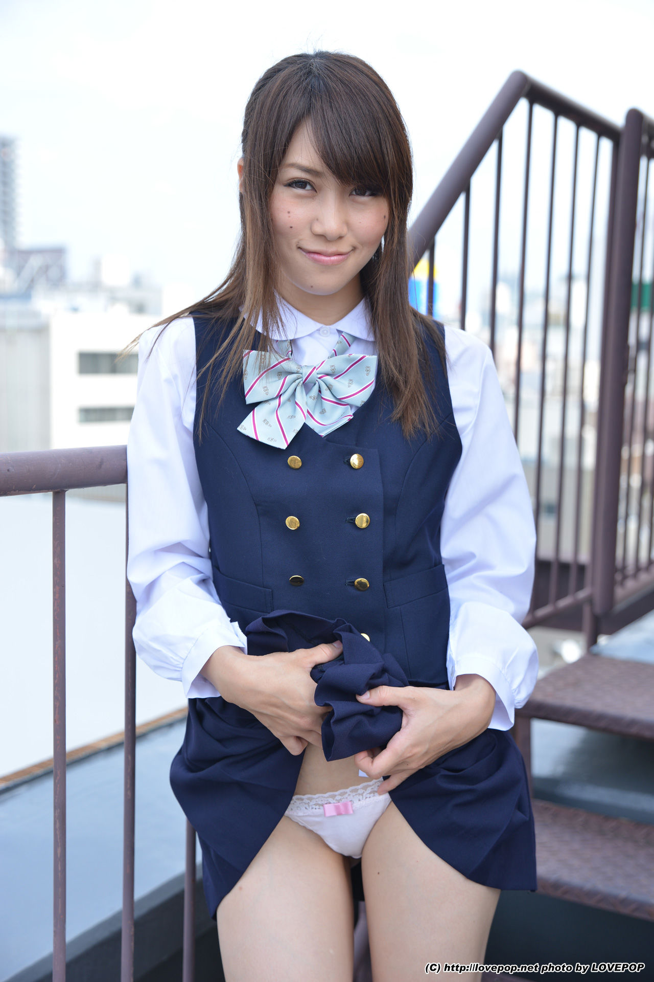 [LOVEPOP] Yamaguchi Ayaka 山口彩加 Stairway Voyeur T-back! ! Uniform vest - PPV/(75P)