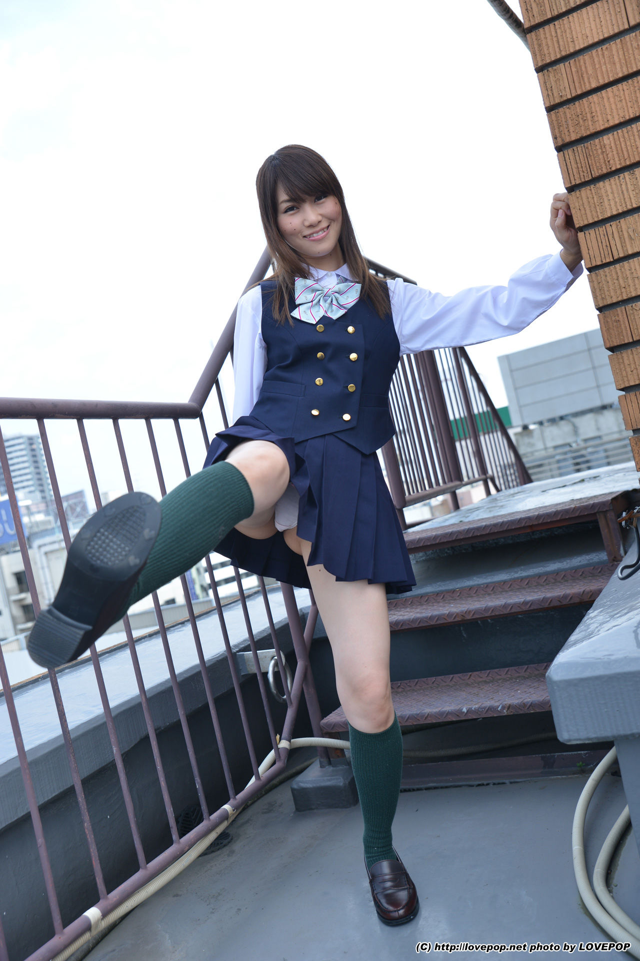 [LOVEPOP] Yamaguchi Ayaka 山口彩加 Stairway Voyeur T-back! ! Uniform vest - PPV/(75P)