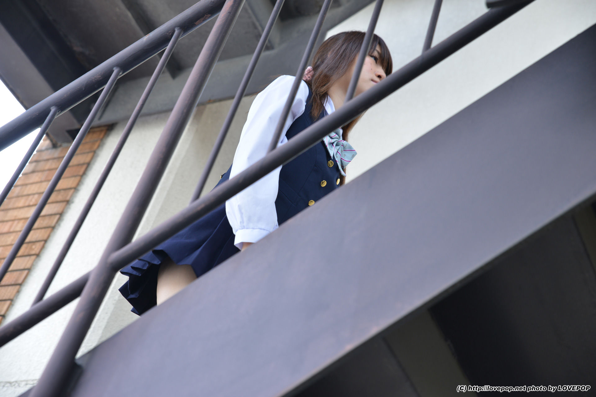 [LOVEPOP] Yamaguchi Ayaka 山口彩加 Stairway Voyeur T-back! ! Uniform vest - PPV/(75P)