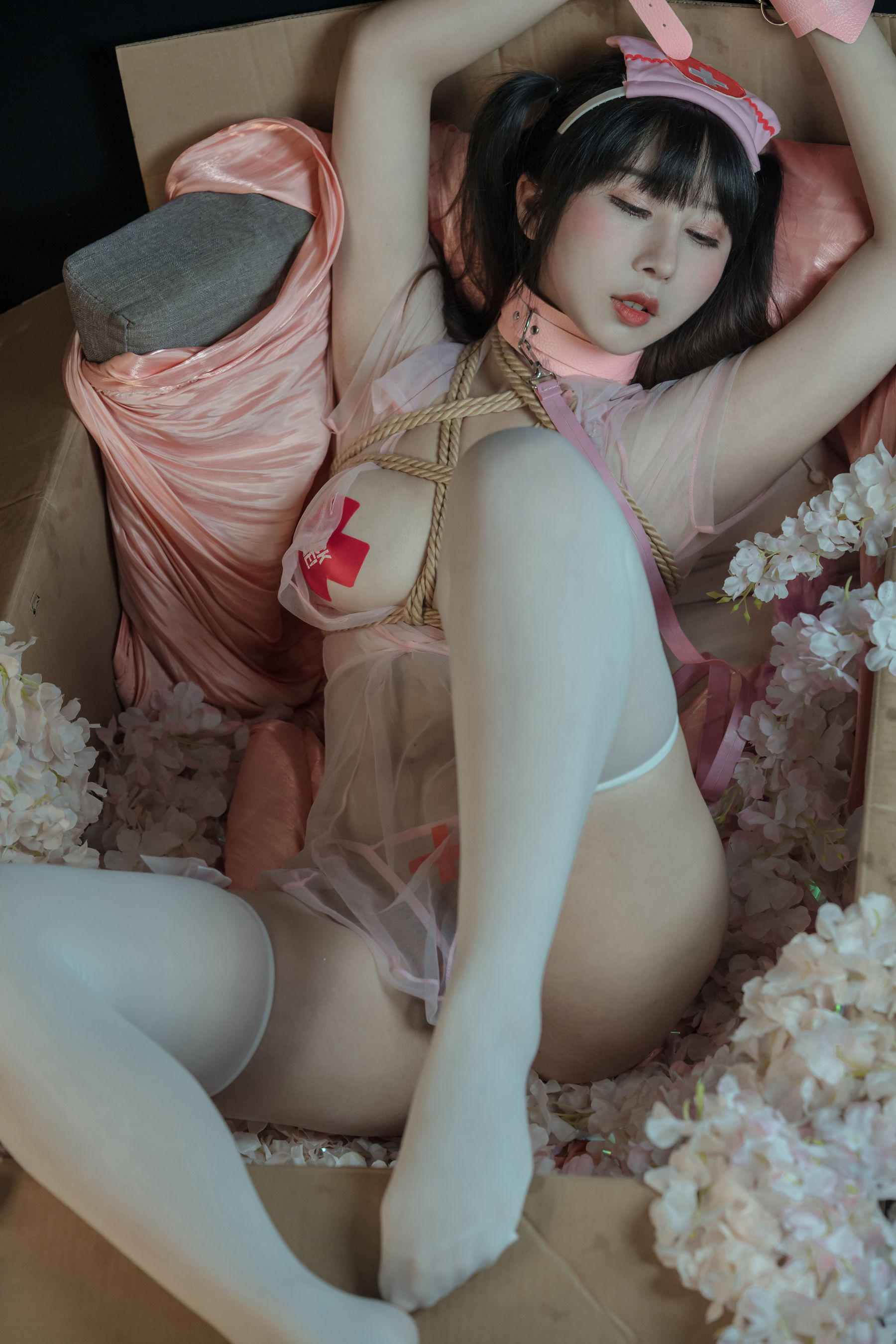 [福利COS] Peach milky - Nurse/(58P)