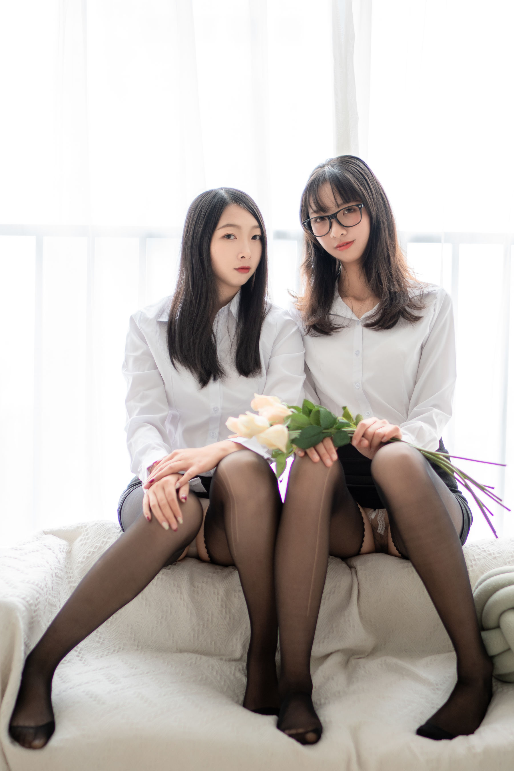 [福利COS] 清纯妹子西瓜 - 黑丝百合/(54P)