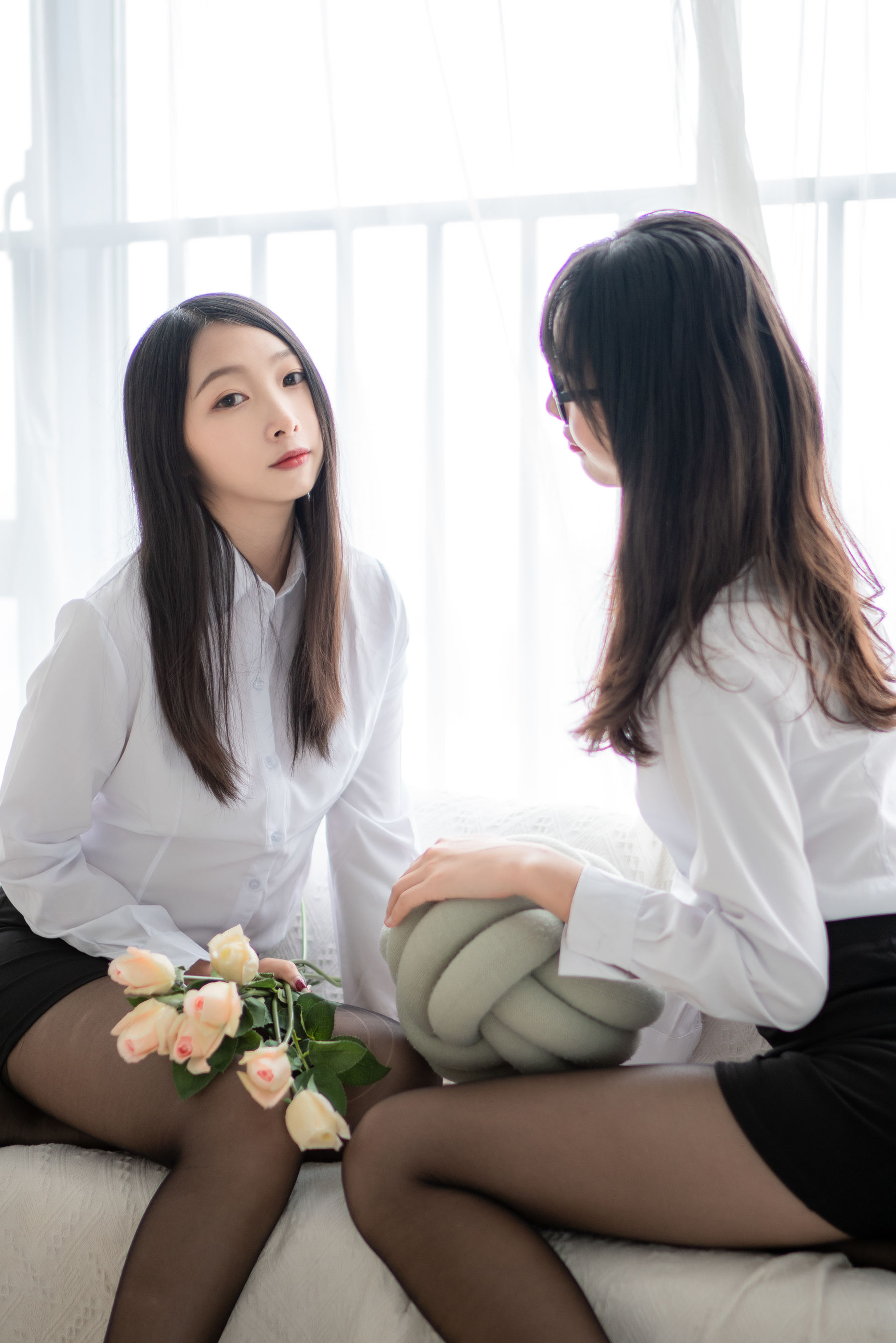 [福利COS] 清纯妹子西瓜 - 黑丝百合/(54P)