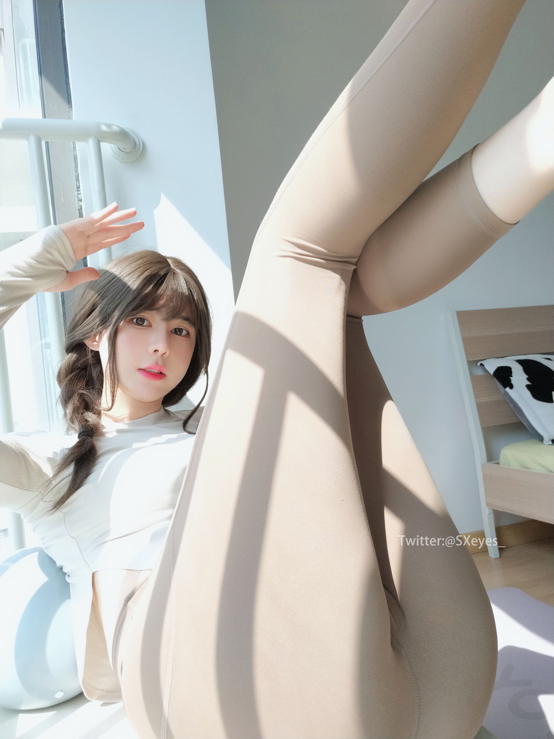 [福利COS] 萌妹子眼酱大魔王w - 瑜伽服/(32P)