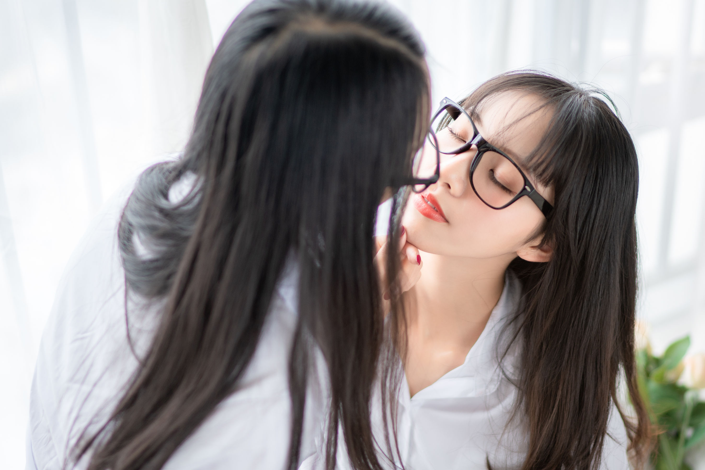 [福利COS] 清纯妹子西瓜 - 黑丝百合/(54P)